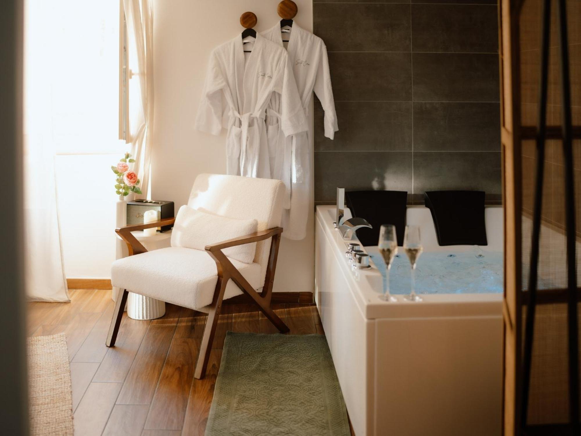 Apartment Cara - Atypique Sauna Balneo - Centre Historique Brive-la-Gaillarde